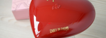 День Святого Валентина с палеткой-сердцем Lancome Emily In Paris