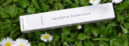 Valentin Yudashkin Radiance Lip Gloss #303-VY - Блеск для губ с эффектом сияния