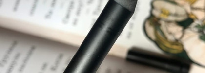 Малиновая роза Chanel Le Crayon Lèvres в оттенке 182 Rose Framboise