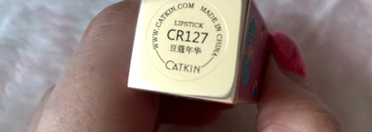 Современный китайский люкс в невероятном оформлении Catkin Moisturizing lipstick в оттенке CR127 Vermilion