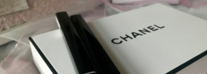 Невероятно выразительные стрелки с Le Liner de Chanel в оттенках Blue Cobalt и Rouge Noir