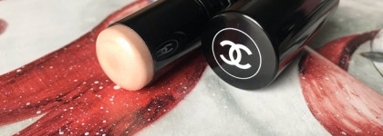 Жемчужное сияние с Chanel Baume Essentiel в оттенке Sculpting