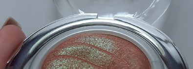 Любимые бюджетные сияющие однушки теней