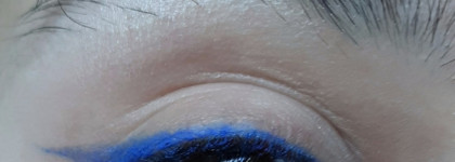 Синие карандаши как яркий акцент или шажок к чему-то большему. 19/99, GA-DE, L`oreal