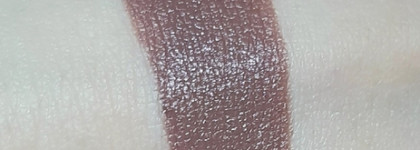 Помада Illamasqua Antimatter Lipstick в оттенке Shaula. Комфорт при каждом нанесении