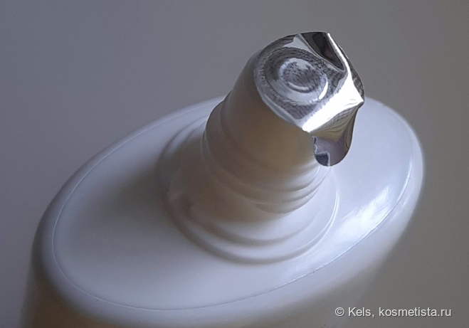 Солнцезащитный крем D`alba Waterfull Essense Sun Cream. Отличник на каждый день