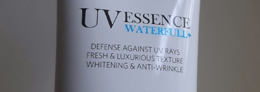 Солнцезащитный крем D`alba Waterfull Essense Sun Cream. Отличник на каждый день