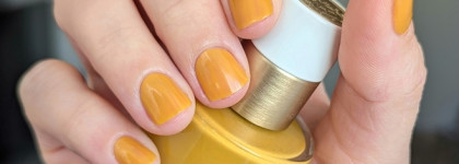 Желток во флаконе: Hermes Les Mains Hermès Nail polish 79 Jaune Impérial