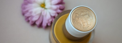 Желток во флаконе: Hermes Les Mains Hermès Nail polish 79 Jaune Impérial