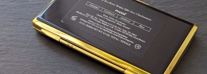 Кирпичик Victoria Beckham Smoky Eye Brick в оттенке Tweed