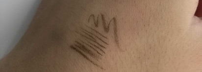 Бюджетная новинка для бровей от Catrice - маркер Brow definer brush pen 010