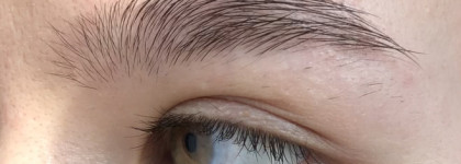 Бюджетная новинка для бровей от Catrice - маркер Brow definer brush pen 010