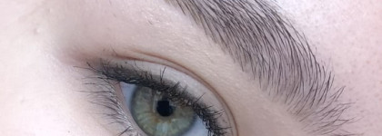 Бюджетная новинка для бровей от Catrice - маркер Brow definer brush pen 010