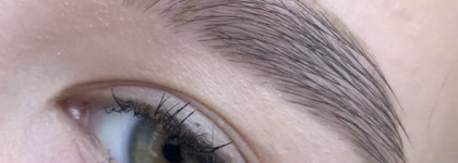 Бюджетная новинка для бровей от Catrice - маркер Brow definer brush pen 010