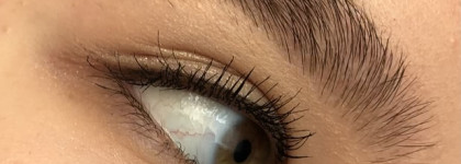 Бюджетная новинка для бровей от Catrice - маркер Brow definer brush pen 010