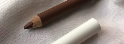 Любимый SHIK Lip pencil в оттенке "Garda", ставший моим фаворитом