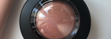 MAC Mineralize Blush "Warm Soul" - красивый персиковый оттенок с золотистым шиммером