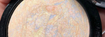 MAC Mineralize Skinfinish "Lightscapade" - деликатная "классика" среди хайлайтеров