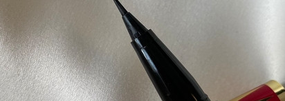 Самая тонкая подводка в масс-маркете - Vivienne Sabo Acrobate 01 из Cirque Fantastique