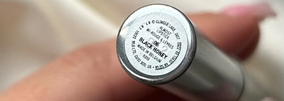 Неуловимый бальзам для губ от Clinique Almost lipstick в оттенке "Black Honey"