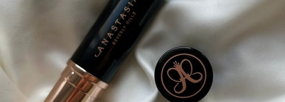 Любовь длиною в два с лишним года: Anastasia Beverly Hills Contour & Highlight Sticks