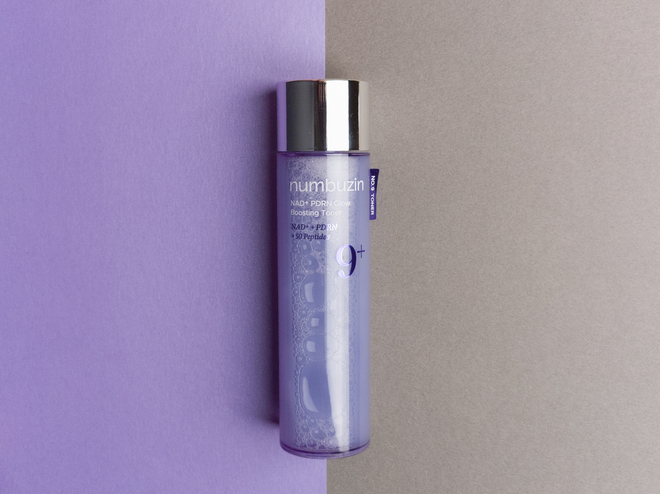 Лучший пептидный тонер с PDRN на теплое время года: Numbuzin No.9 NAD+ PDRN Glow Boosting Toner