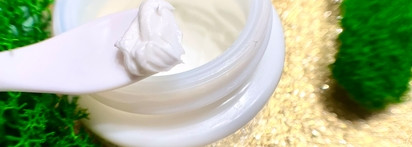 Моя самая необдуманная и быстрая покупка - она же и самая дорогая - Crème de la Mer The Moisturizing Cream