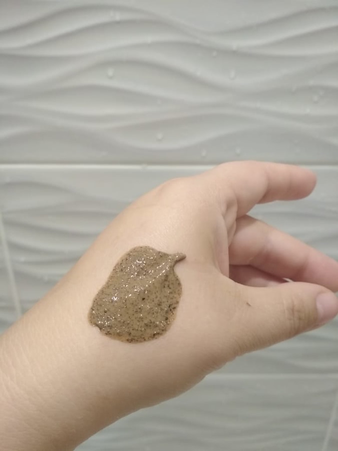 Да, выглядит на фото не так, как в реальности