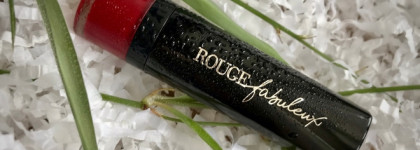 Благородный бордо (темно-красный) от Bourjois Rouge Fabuleux: помада в оттенке №12 Beauty and the red