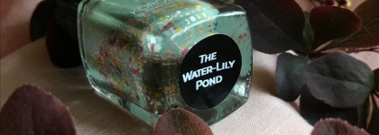 Пруд и кувшинки внутри: лак для ногтей Koroleva The water-lily pond
