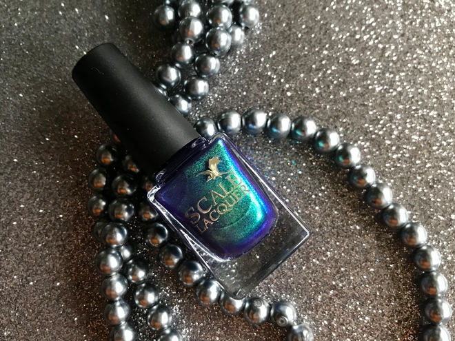 Лак для ногтей Scale Lacquer из коллекции Halloween 2023 Camp crystal ...