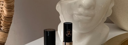 Помада от бренда Anastasia Beverly Hills Matte Lipstick в популярном оттенке “Kiss”