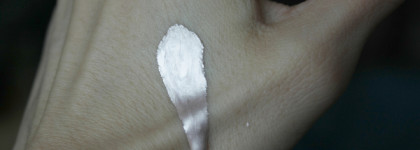 Хайлайтер-иллюминайзер с эффектом инея на лице Mádara Cosmic Drops