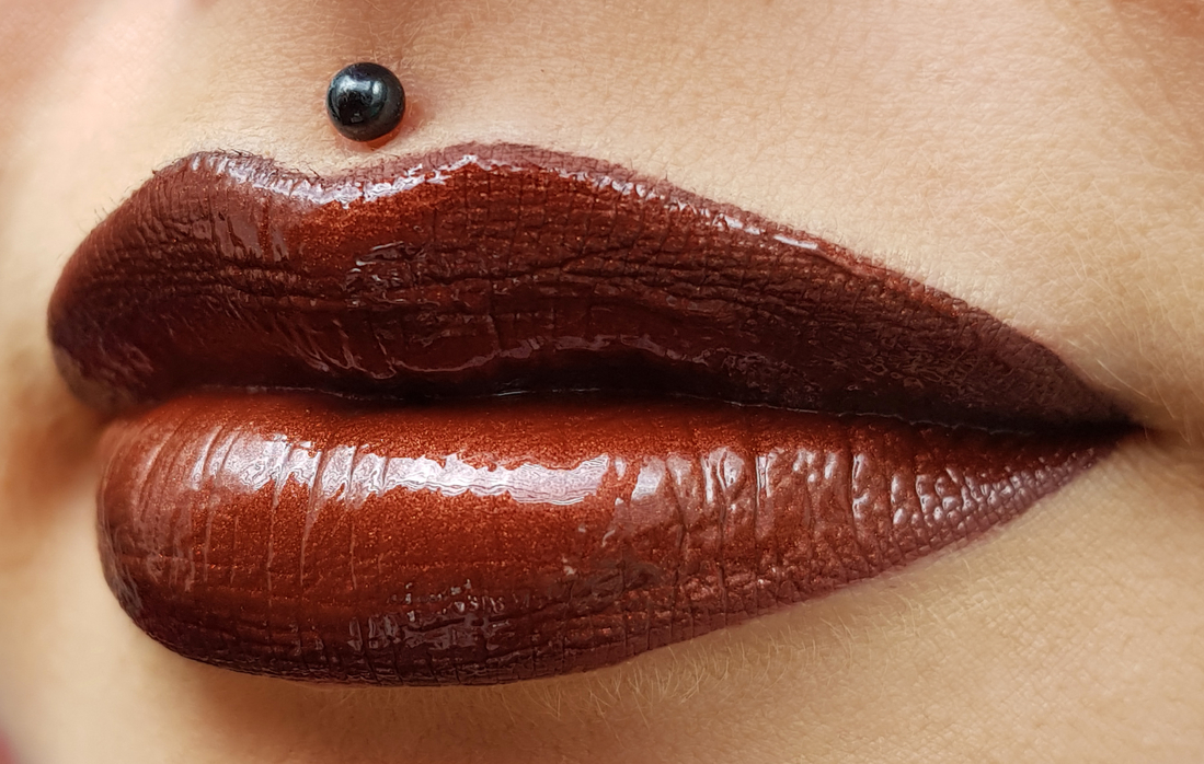 ABH Lip Gloss Maple + Jeffree Star Velour Liquid Lipstick Dominatrix