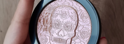 Melt Cosmetics Digital Dust Highlight в оттенке Iluminacion