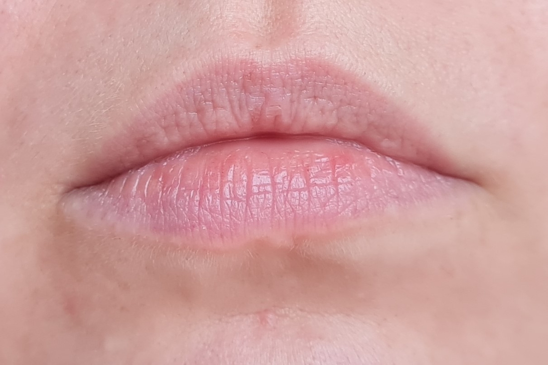 Голые губы после бальзама