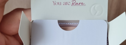 Для любителей поярче - Positive Light Silky Touch Highlighter от Rare Beauty в оттенке Mesmerize