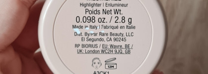 Для любителей поярче - Positive Light Silky Touch Highlighter от Rare Beauty в оттенке Mesmerize