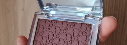 Слабоумие и отвага, или Dior Backstage Rosy Glow в оттенке 020 «Mahogany» и светлая кожа