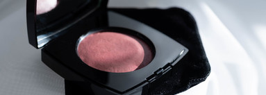 Лучшие румяна с легким сияющим эффектом Chanel Joues Contraste Intense в оттенке Rose Ardent