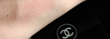 Лучшие румяна с легким сияющим эффектом Chanel Joues Contraste Intense в оттенке Rose Ardent