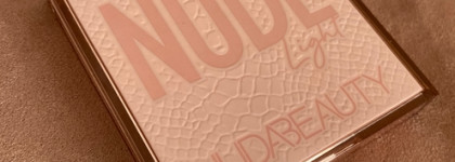 Huda Beauty Obsessions Light Nude - когда нежно, красиво, функционально и разнообразно одновременно