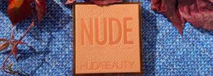 Huda Beauty / Medium Nude Obsessions - на первый взгляд проще и рыжее, чем оказалась в деле