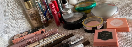 "Моя косметичка": фавориты для макияжа 2021