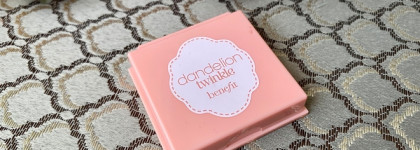 Повторила и ещё повторю: любимый хайлайтер Dandelion Twinkle от Benefit