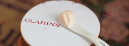 Extra-Firming - регенерирующие средства ухода от Clarins на коже 40+