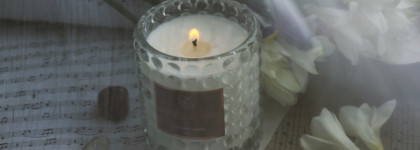 Relax time c ароматической свечой OK beauty Santal & Berries