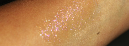 Vivienne Sabo Tropique Gloss тон 05 - нереальный голографик со вкусом тропических фруктов