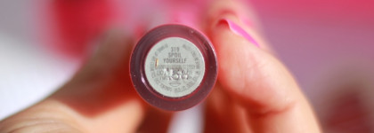 Hi, Barbie! Hi, MAC! - The Grand Illusion Glossy Liquid Lip Colour - барбическое сияние розового