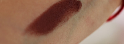 Если кофе на губах, то только MAC Macximal Sleek Satin Lipstick Crème In Your Coffee - идеальный коричневый